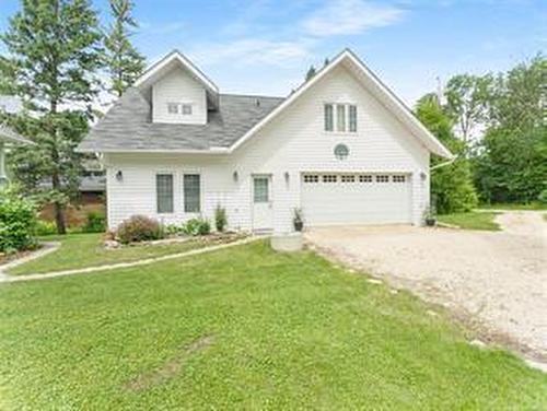 9 Pine Street, St Clements, MB 