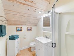 full bathroom in suite - 
