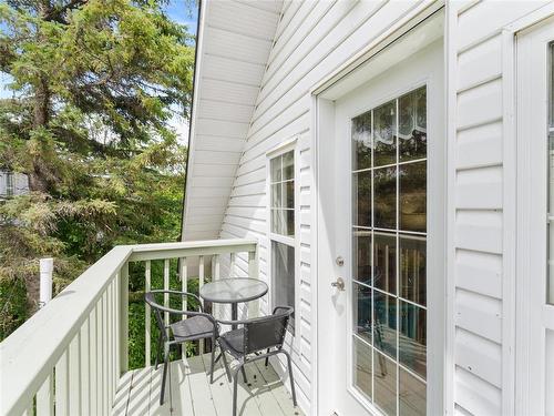Balcony for lake views - 9 Pine Street, St Clements, MB 