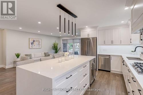 260 Louis Drive, Mississauga, ON 