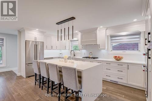260 Louis Drive, Mississauga, ON 