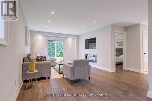 260 Louis Drive, Mississauga, ON 
