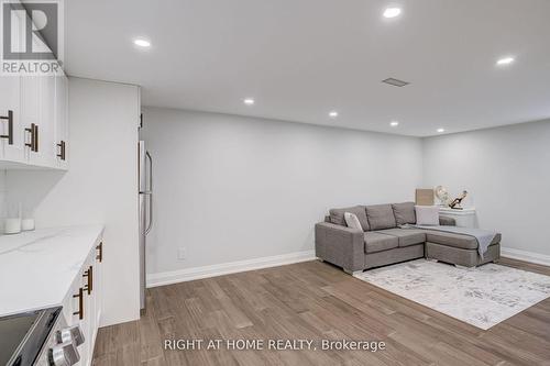 260 Louis Drive, Mississauga, ON 