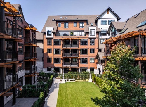 #102-425 Lampson St  Esquimalt, BC V9A 0K5