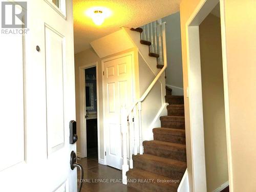 375 PICKERING CRESCENT , Newmarket, Ontario L3Y 8G8 5