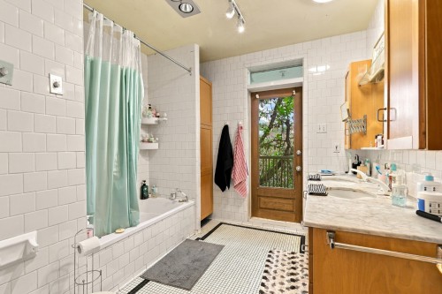 Salle de bains - 1031  - 1033 Rue St-Hubert, Montréal (Ville-Marie), QC 