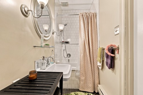 Salle de bains - 1031  - 1033 Rue St-Hubert, Montréal (Ville-Marie), QC 