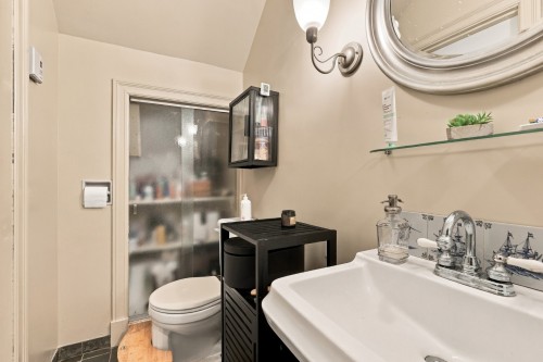 Salle de bains - 1031  - 1033 Rue St-Hubert, Montréal (Ville-Marie), QC 
