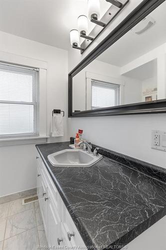 2457 Turner, Windsor, ON 