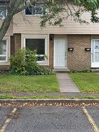 13-243 HAMPTON Avenue Sarnia, ON N7S 4Y7