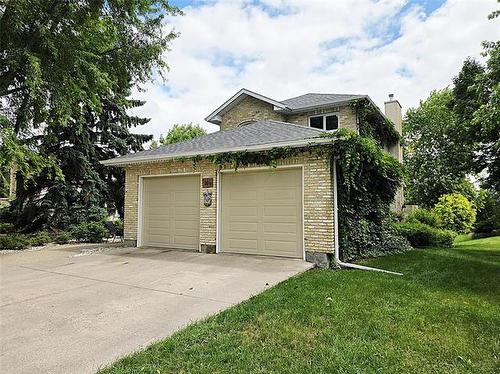 106 River Dr, Selkirk, MB 