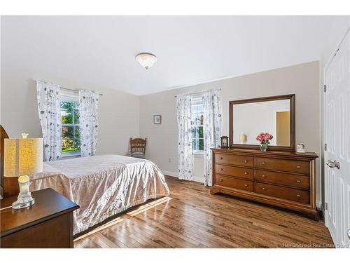 24 Wiggins Dr, Fredericton, NB 