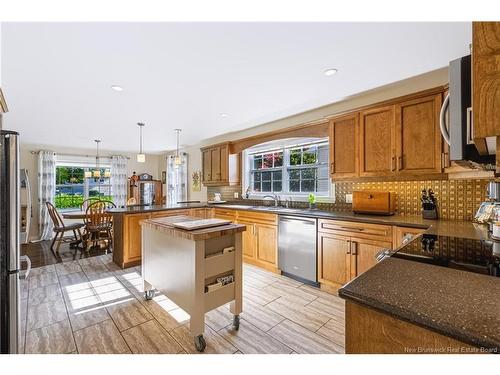 24 Wiggins Dr, Fredericton, NB 