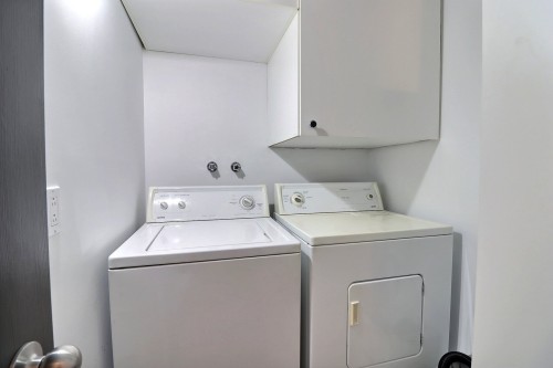 Salle de lavage - 304-1923 Rue Des Hiboux, Saguenay (Chicoutimi), QC 