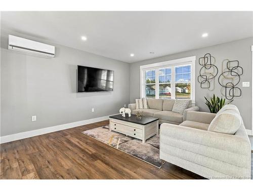 11 Joanne St, Dieppe, NB 