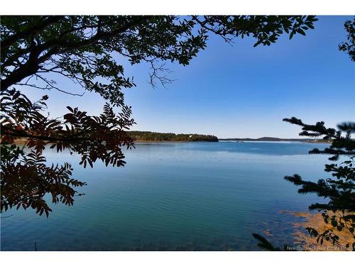 389 Bunker Hill Rd, Wilsons Beach, NB 