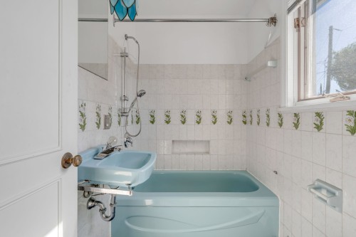 Salle de bains attenante à la CCP - 8375 Av. Trudelle, Québec (Charlesbourg), QC 
