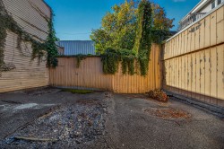 Cour - 