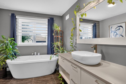 Salle de bains - 2710 Av. Garon, Bécancour, QC 