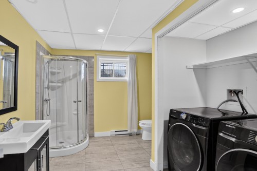 Salle de bains - 2710 Av. Garon, Bécancour, QC 