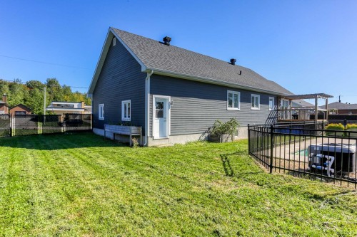 Entrée extérieure - 2710 Av. Garon, Bécancour, QC 