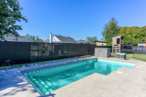 Piscine - 2710 Av. Garon, Bécancour, QC 