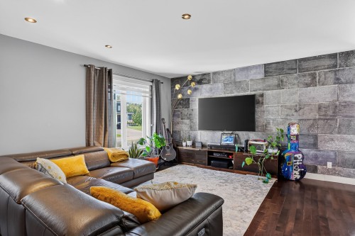 Salon - 2710 Av. Garon, Bécancour, QC 