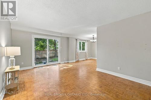 60 Tybalt Crescent, Ottawa, ON 