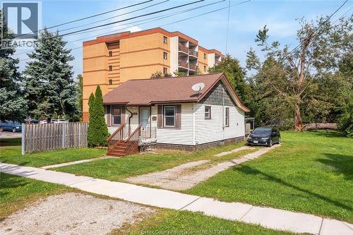 2454 JOS ST. LOUIS AVENUE , Windsor, Ontario N8T 2M5 2