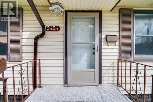 2454 JOS ST. LOUIS AVENUE , Windsor, Ontario N8T 2M5 4