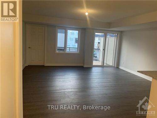 604 LAPLAND TERRACE , Ottawa, Ontario K2S 1B6 4