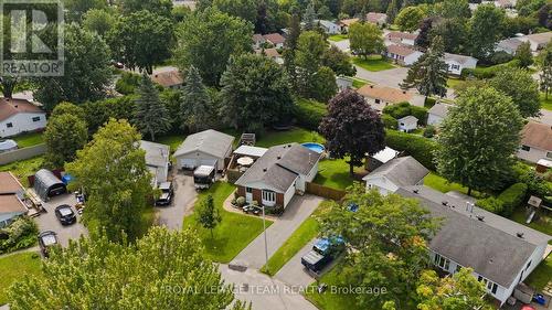 27 BALLANTRAE WAY  Ottawa, ON K2L 1N3
