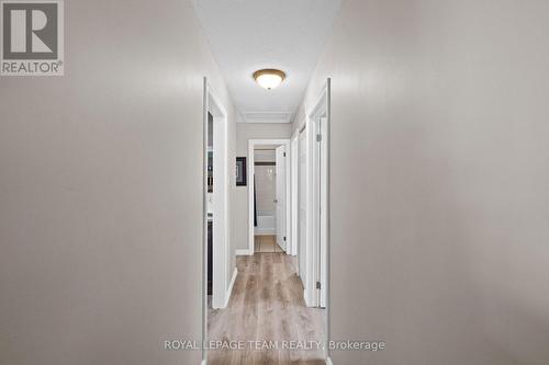27 Ballantrae Way, Ottawa, ON 