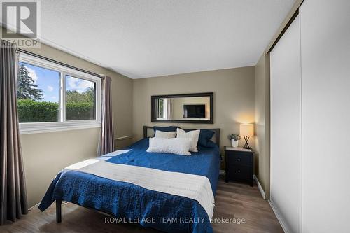 27 Ballantrae Way, Ottawa, ON 