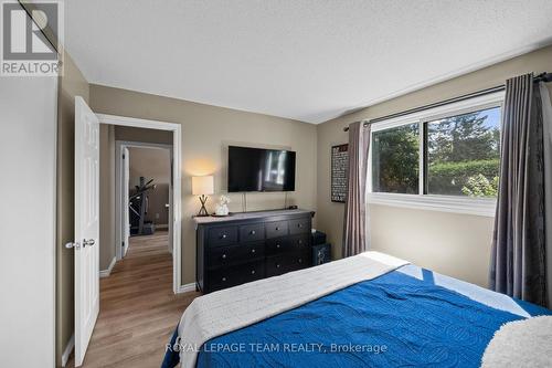 27 Ballantrae Way, Ottawa, ON 
