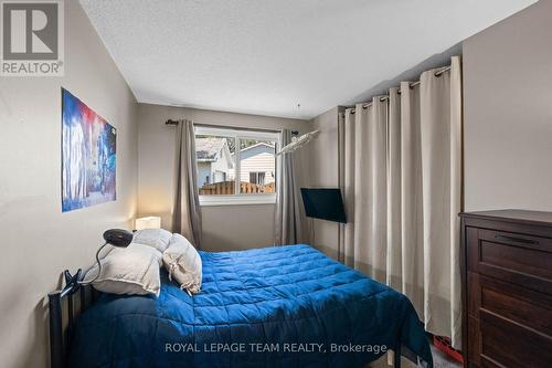 27 Ballantrae Way, Ottawa, ON 