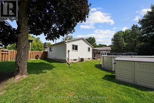 27 Ballantrae Way, Ottawa, ON 