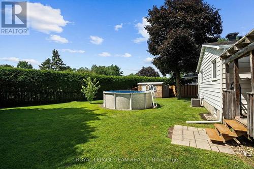 27 Ballantrae Way, Ottawa, ON 