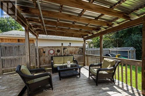 27 Ballantrae Way, Ottawa, ON 