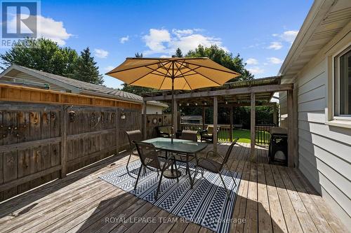 27 Ballantrae Way, Ottawa, ON 