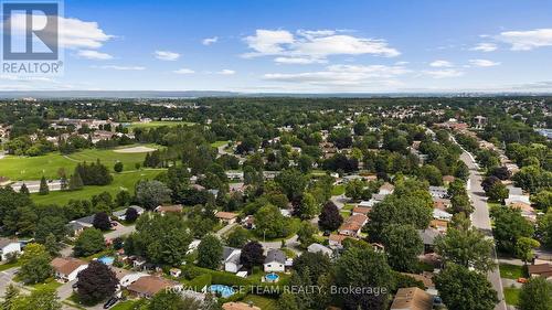 Close to parks & schools - 27 Ballantrae Way, Ottawa, ON 