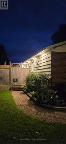 27 Ballantrae Way, Ottawa, ON 