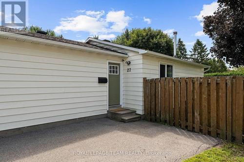 27 Ballantrae Way, Ottawa, ON 