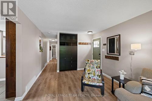 27 Ballantrae Way, Ottawa, ON 