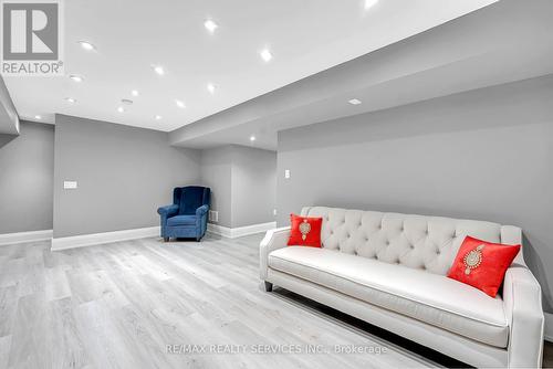 22 Giant Cedars Court, King, ON 