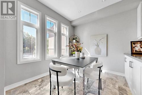 2002 John Street, Markham, ON 