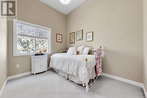 2002 John Street, Markham, ON 