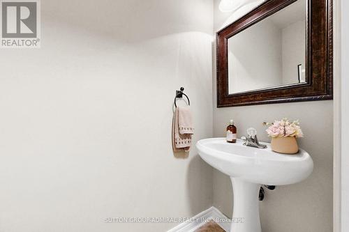 2002 John Street, Markham, ON 