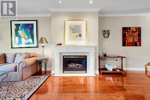 2002 John Street, Markham, ON 