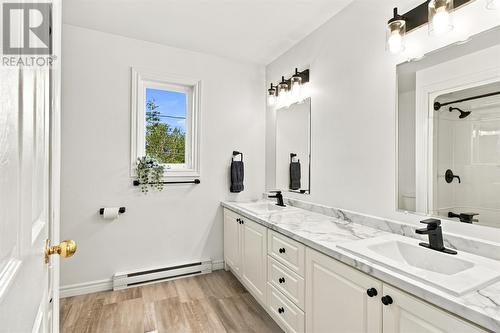 16 Hyde Park Drive, St. John'S, NL 
